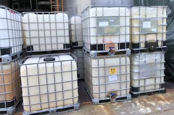 《沒清洗》中古IBC化工桶【O】TE252(原裝內容物:水性原料)