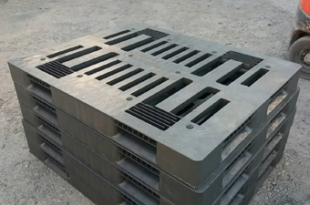 中古雙面重型塑膠棧板(二手塑膠棧板)140 x 110 x 13.5 (cm)