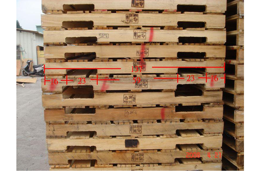 美式棧板-挖洞137 x 112 (cm)